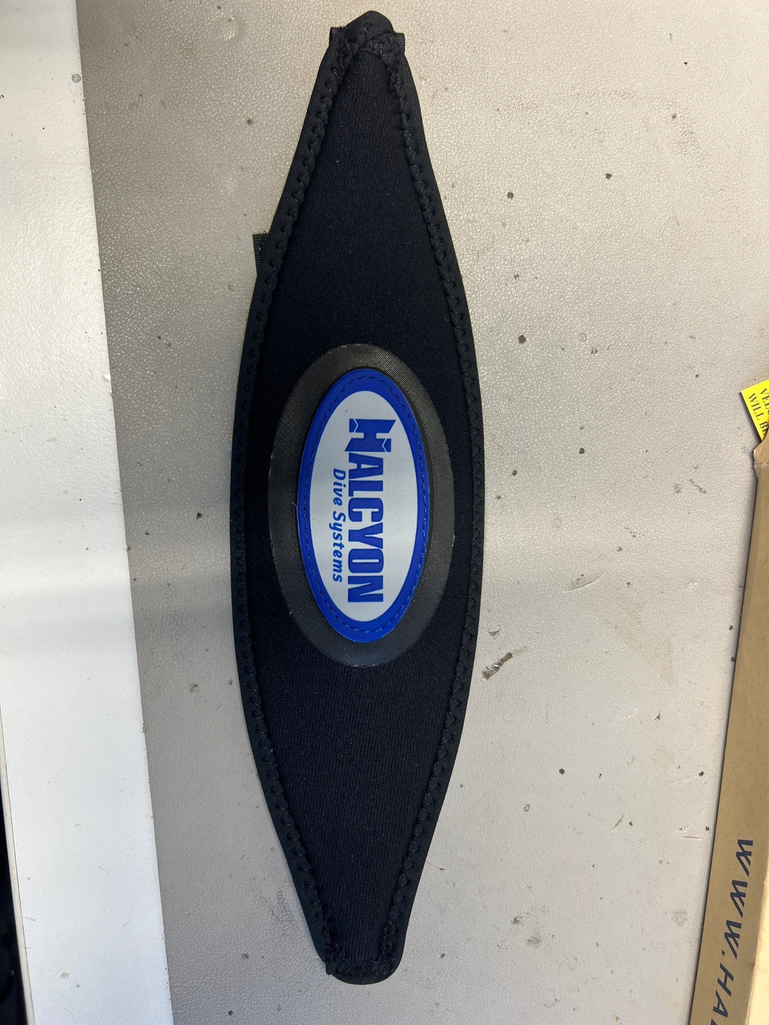 Halcyon Slap Strap wit Logo - CCR LAB