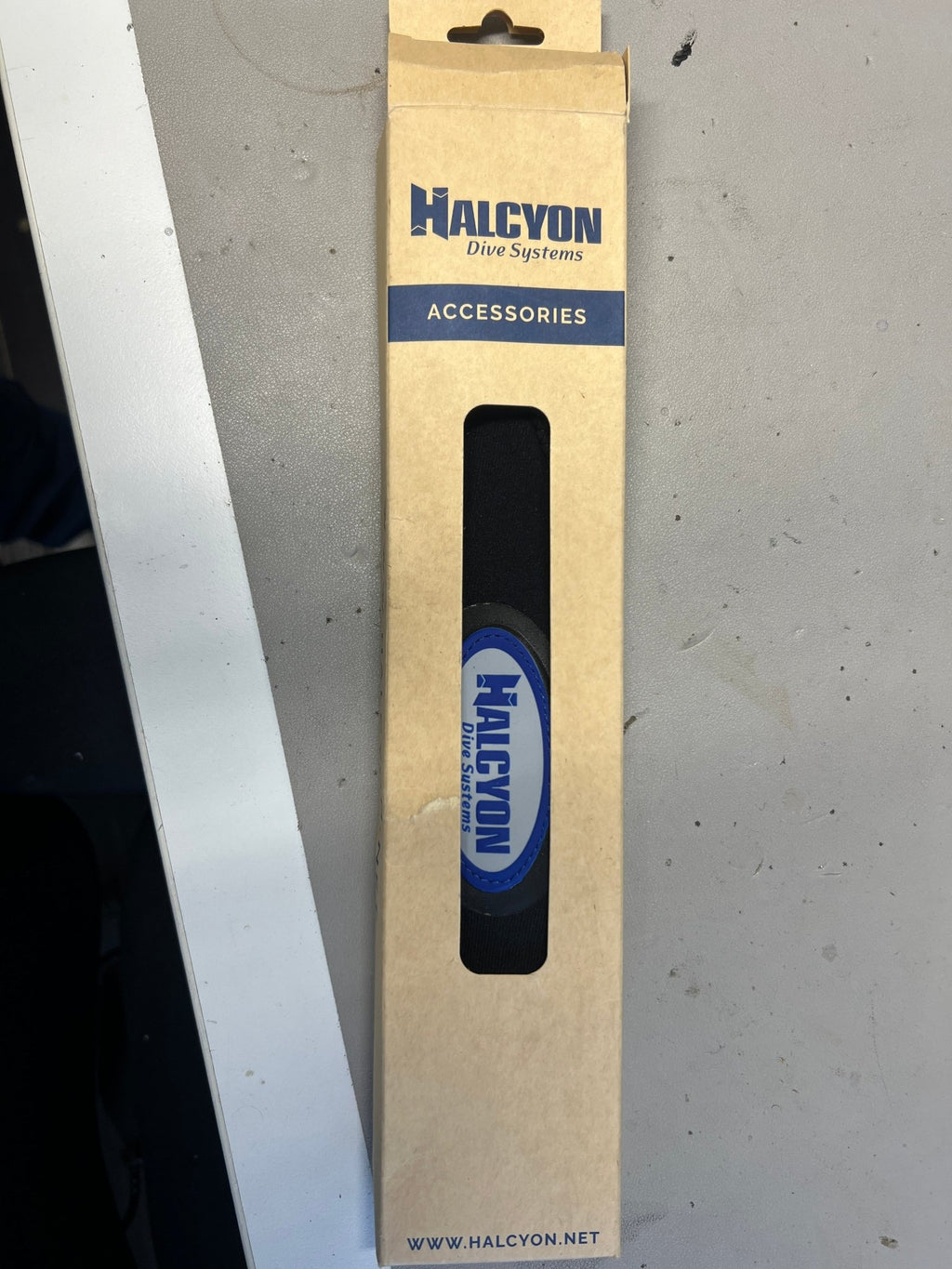 Halcyon Slap Strap wit Logo - CCR LAB