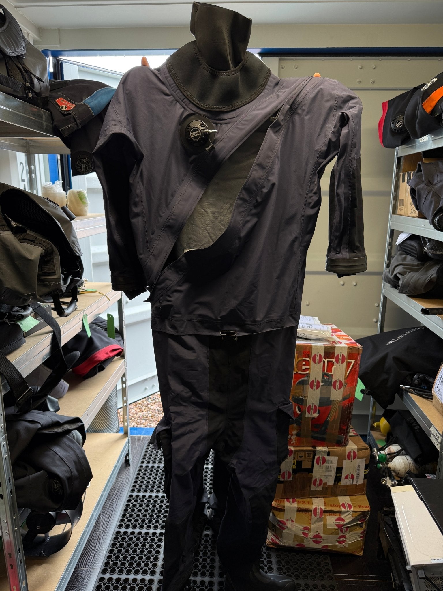 USED Avatar 101 Medium Mens - CCR LAB